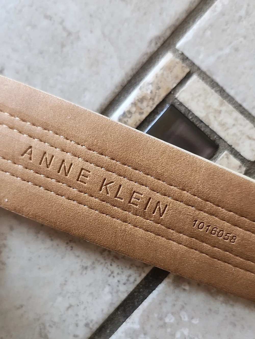 NWT Anne Klein Beige Faux Leather Belt with Gold Buckle and Snake-Print Inlay